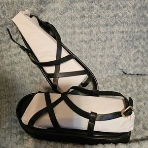 Madden Girl Black Platform Sandel